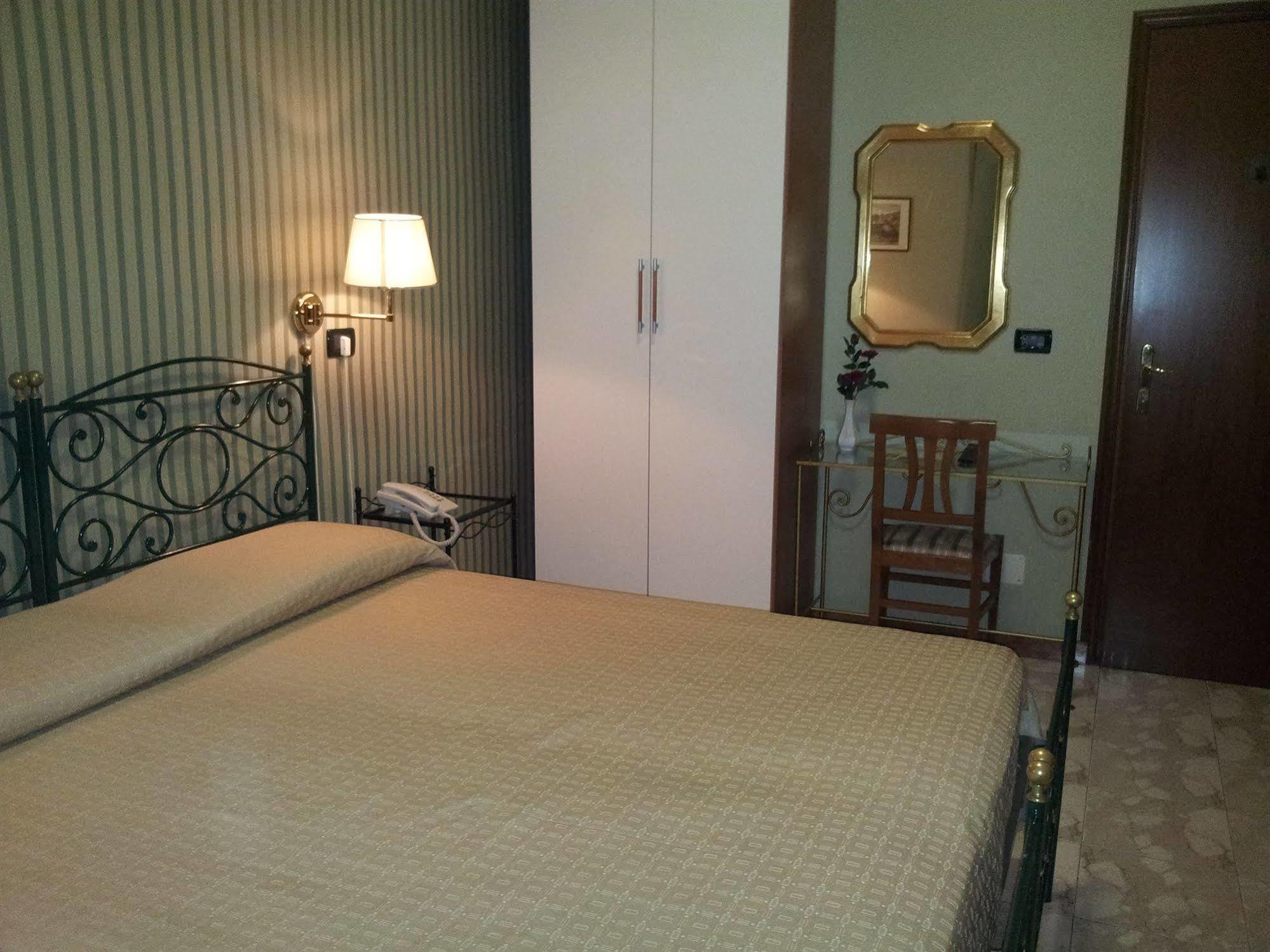 Hotel Imperial Torino Kültér fotó